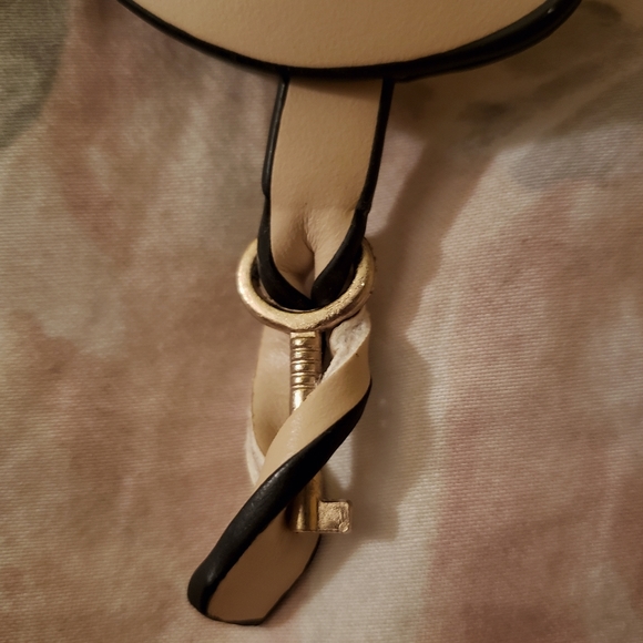 Beige Structured Hidden Key Gold Emblem Handbag - Picture 5 of 7